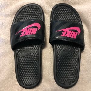 NWOT Nike Slides